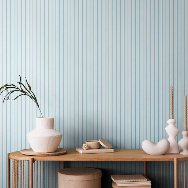 Dutch Wallcoverings Dutch Wallcoverings - FC Simply Stripes - Ticking Stripe Wedgewood - Vliesbehang - 10m x 50cm - SIS50117W