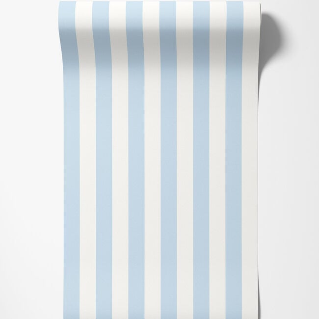 Dutch Wallcoverings Dutch Wallcoverings - FC Simply Stripes - Candy Stripe Baby Blue - Vliesbehang - 10m x 50cm - SIS50122W