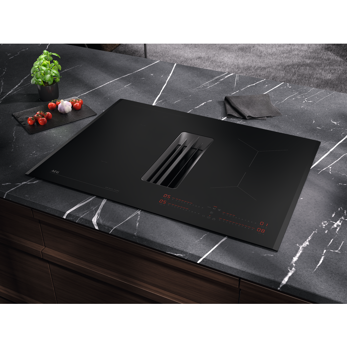AEG TCH74B01FB - Inductiekookplaat met afzuiging.