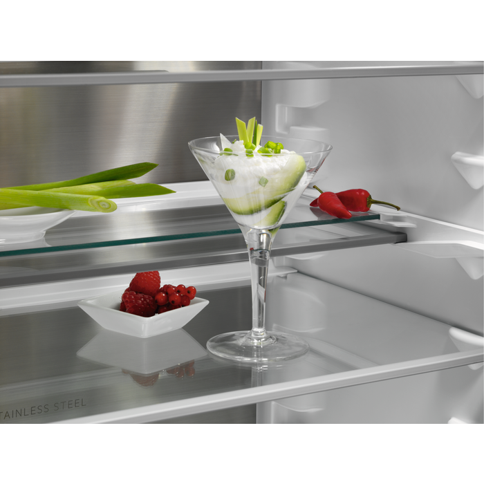 AEG TSC8M18WCF - Inbouw koel-/vriescombinatie.