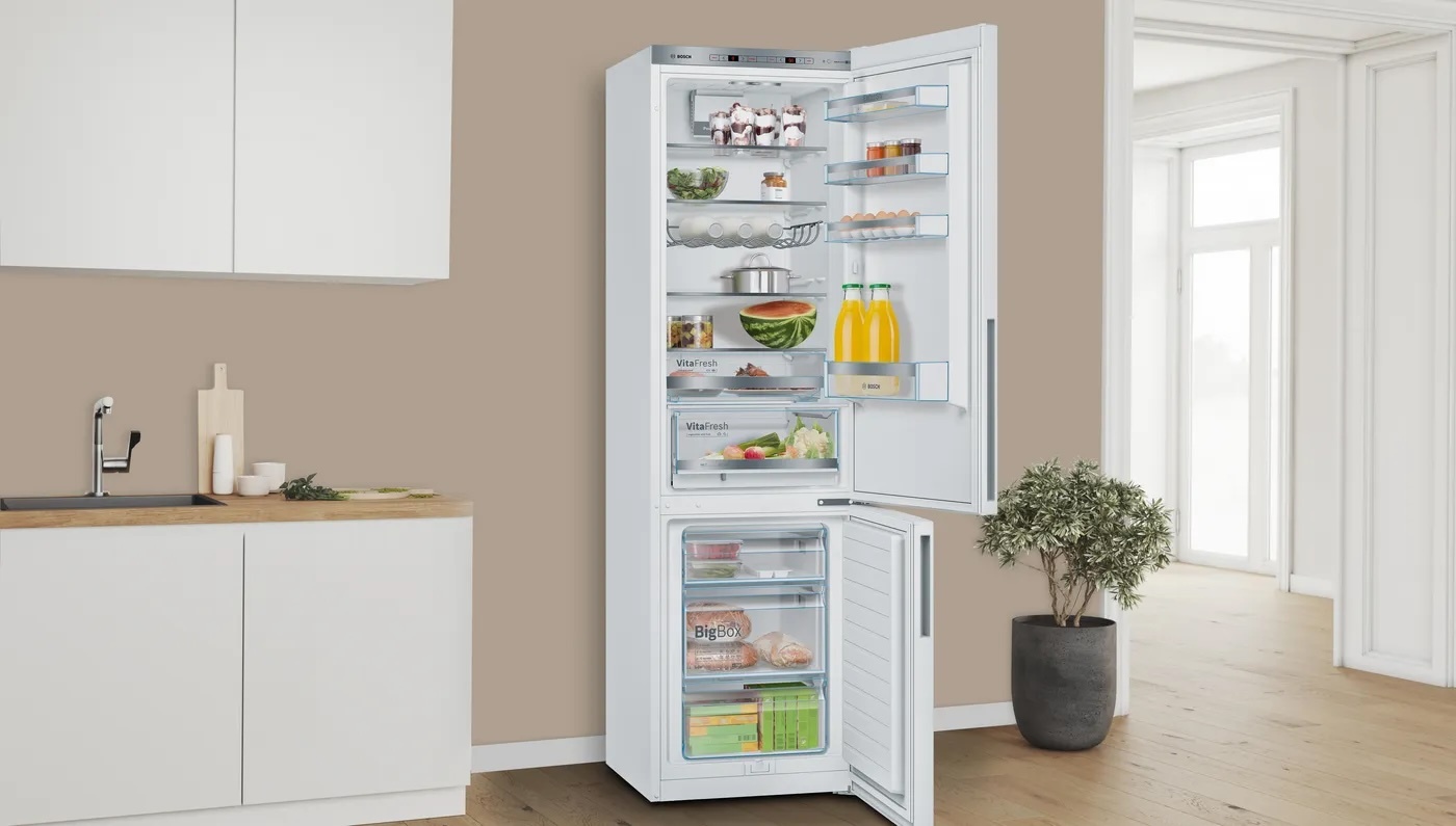 Bosch KGE49AWCA - Koel-vriescombinatie.