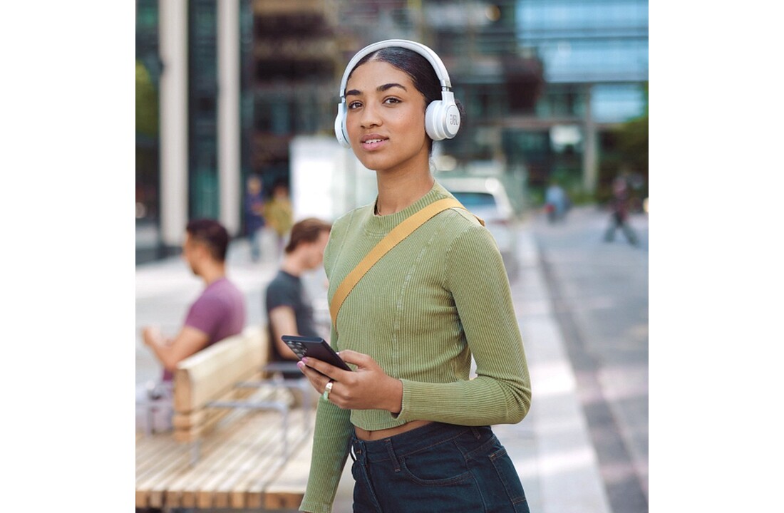 JBL Live 670NC Wit - Draadloze koptelefoon