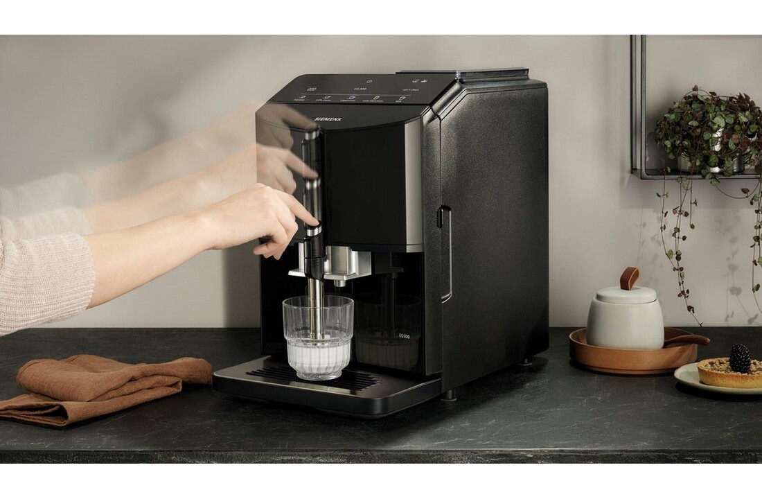 Siemens EQ300 TF301E09 Piano Black - Koffiemachine