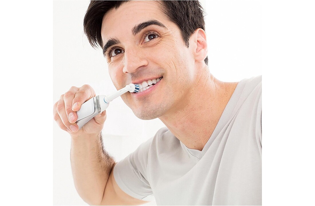 Oral-B Pro 750 Zwart - Elektrische tandenborstel