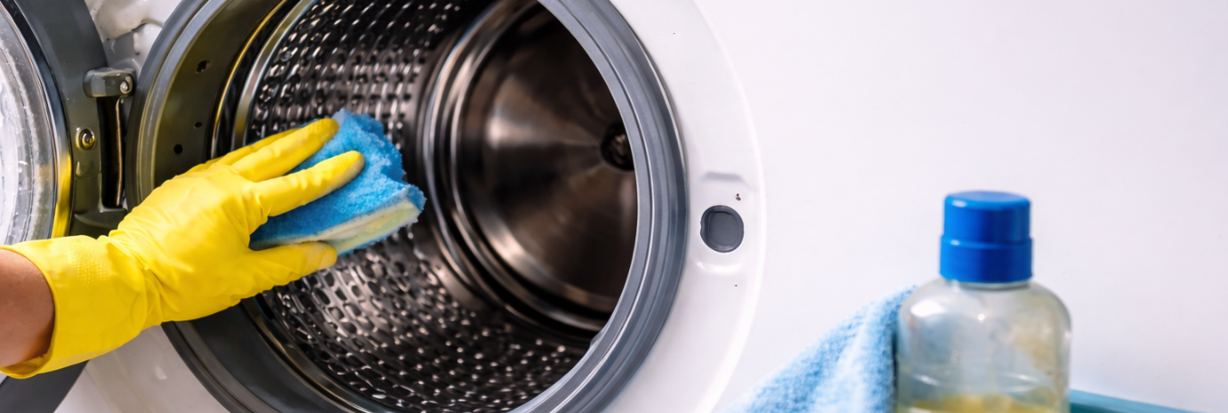 Stinkt je wasmachine? Met deze stappen is dat snel opgelost