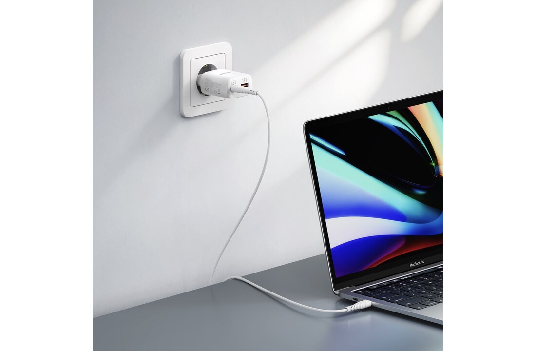 Veger snellader 45 Watt 2x USB Poort + USB-C Kabel 1,5m Nylon Wit