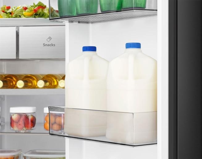 Hisense RS818N4IFD - vrijstaande side-by-side koelkast.