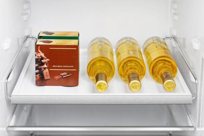 Hisense RS818N4IFD - vrijstaande side-by-side koelkast.