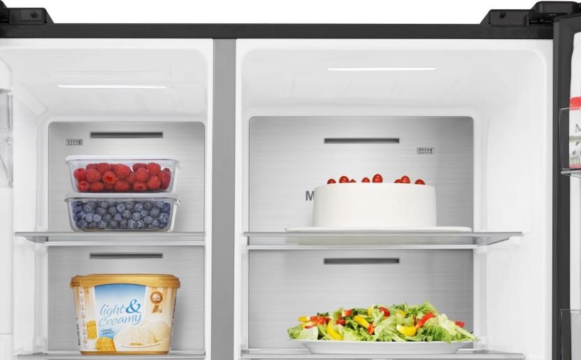 Hisense RS818N4IFD - vrijstaande side-by-side koelkast.