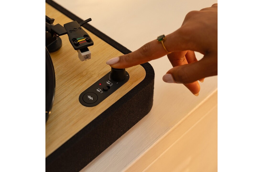 House of Marley Revolution Signature Black - Platenspeler