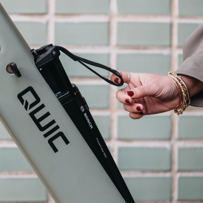 Qwic Elan Tour 500Wh Dames - Asphalt Black