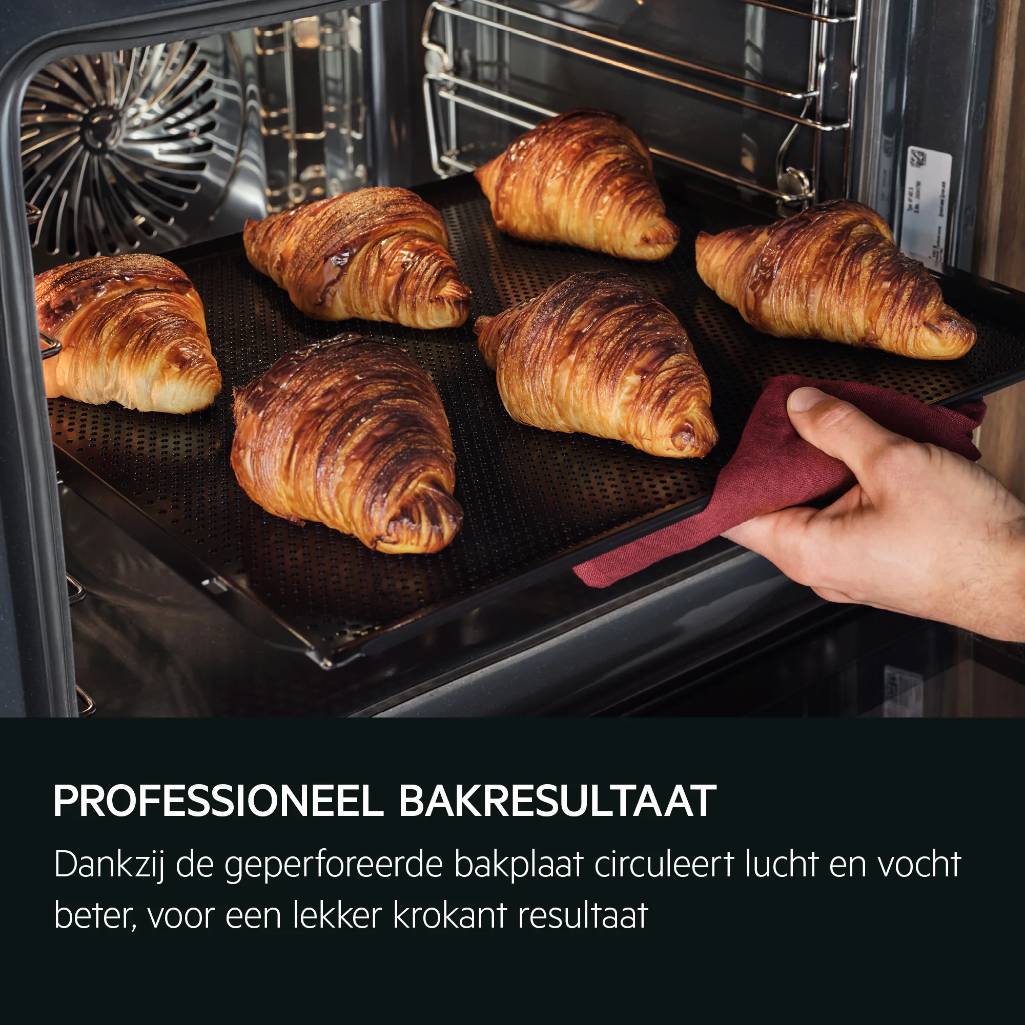 AEG TP8SK721B SteamPro - Combi hetelucht- en stoomoven.