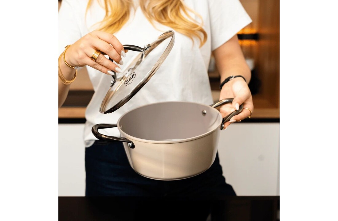 Cook & Pan Taupe of Mind Honey Kookpan met deksel 20 cm