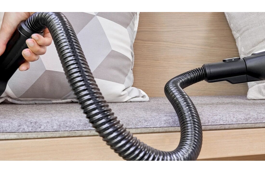Bosch Unlimited 7 ProAnimal BCS711PET  - Steelstofzuiger.