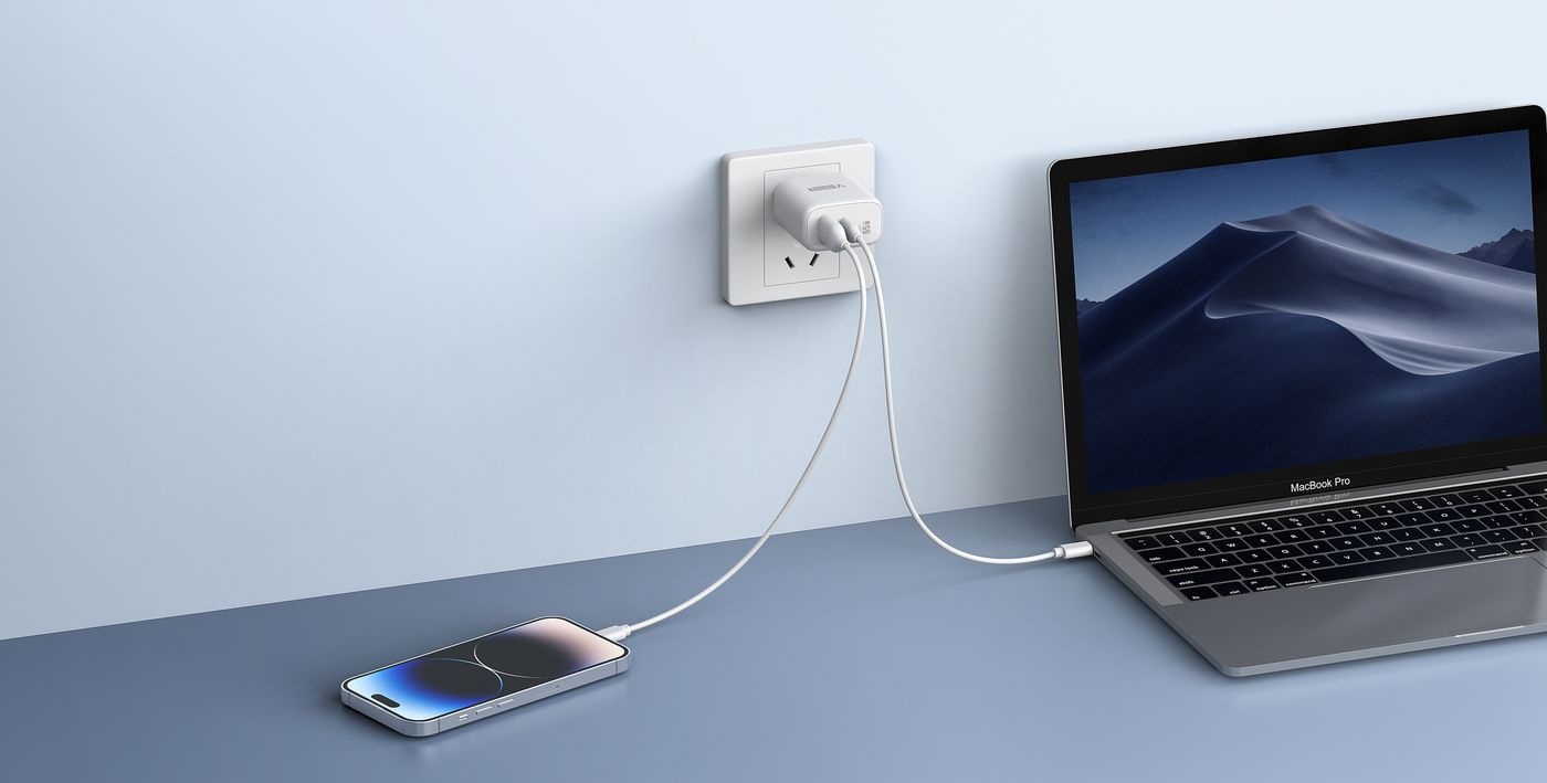 Veger snellader 65 Watt 2x USB Poort + USB-C Kabel 1,5m Nylon Wit