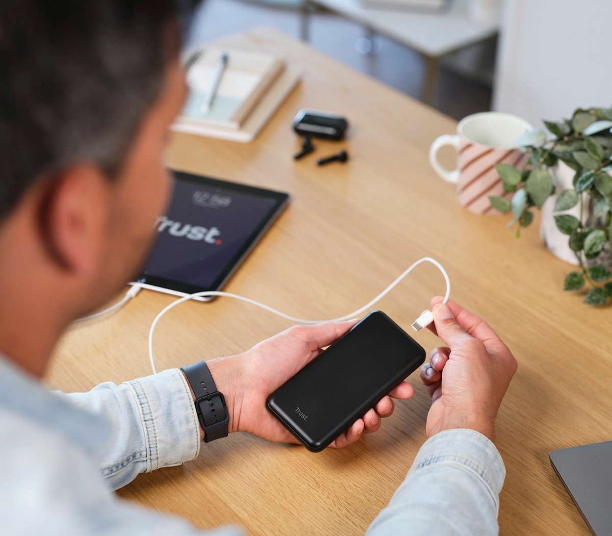Trust Redoh Fast 10.000 mAh Zwart - Powerbank