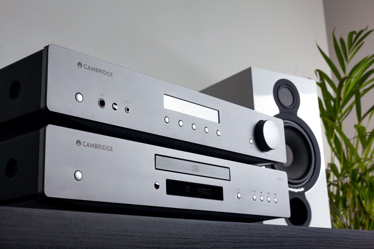 Cambridge Stereo geïntegreerde versterker met Phono aansluiting