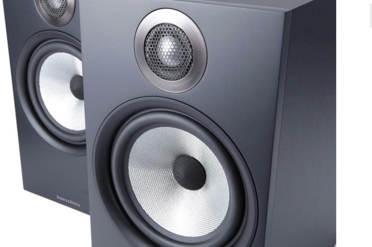 Bowers & Wilkins 606 Speaker (Zwart) - Boekenplank speaker