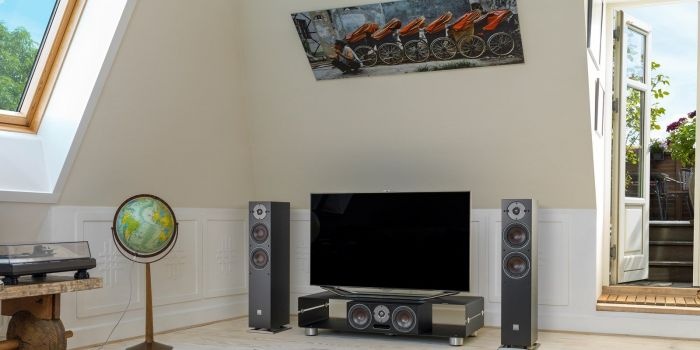 Dali Oberon Vokal Dark Walnut - Boekenplank speaker