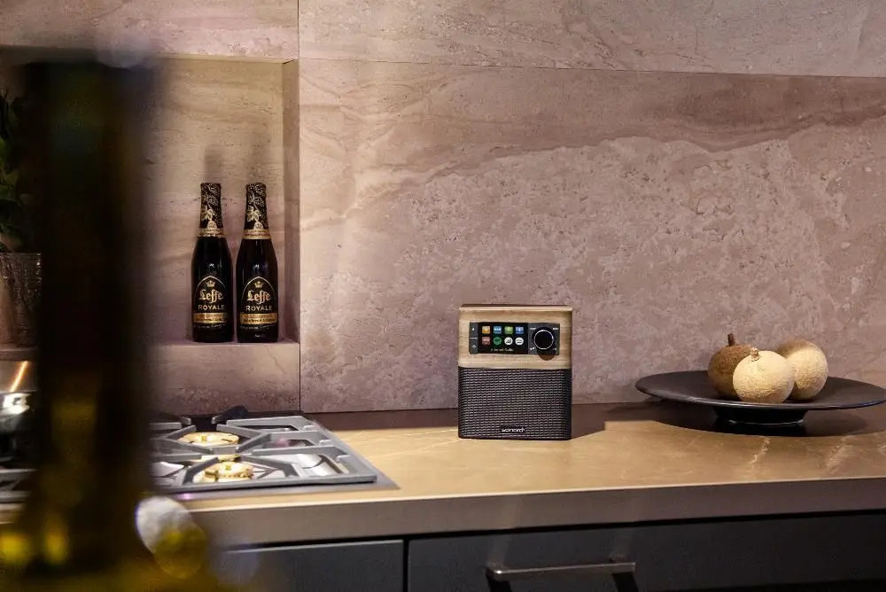 Sonoro STREAM (2025) Walnoot/Zwart - Radio
