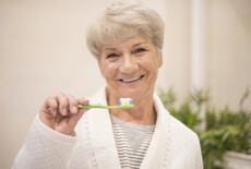Tanden poetsen bij dementie: praktische tips voor mantelzorgers