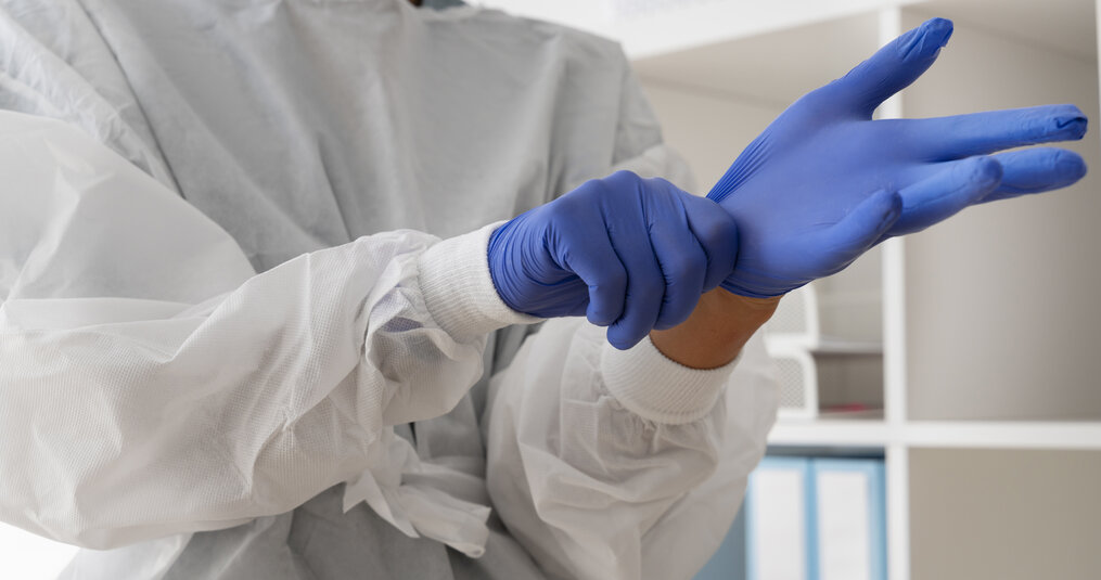 5 veelgemaakte fouten bij het gebruik van nitril handschoenen in de zorg