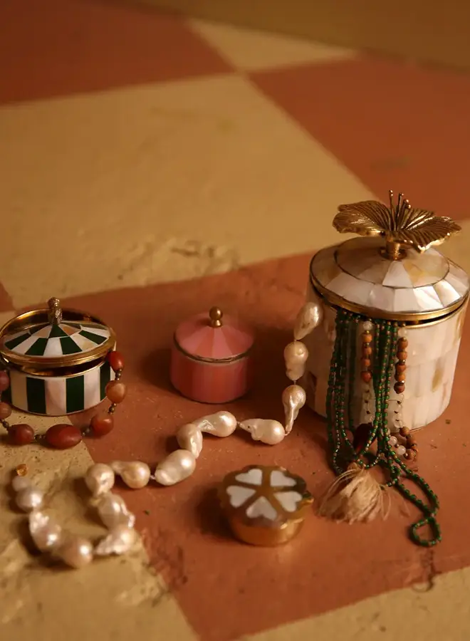 Hailey Hibiscus Circus Sieradendoos Groot Parelmoer