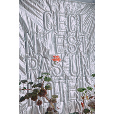 Wall Art "Ceci n'est pas un hotel"