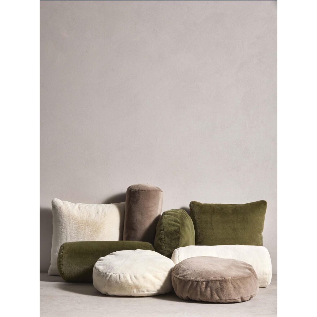 Furry Cushion Mads Oatmeal