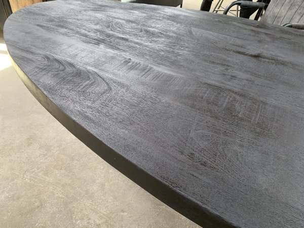 Eettafel Preto ovaal 160 t/m 220 cm zwart mangohout