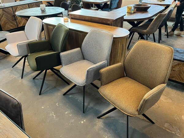Le Chair Eetstoel Revi draaibaar - 4 kleuren Le Chair Eetstoel Revi draaibaar - 4 kleuren