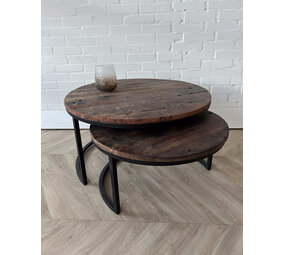 Salontafel set van 2 rond - oud hout Salontafel set van 2 rond - oud hout