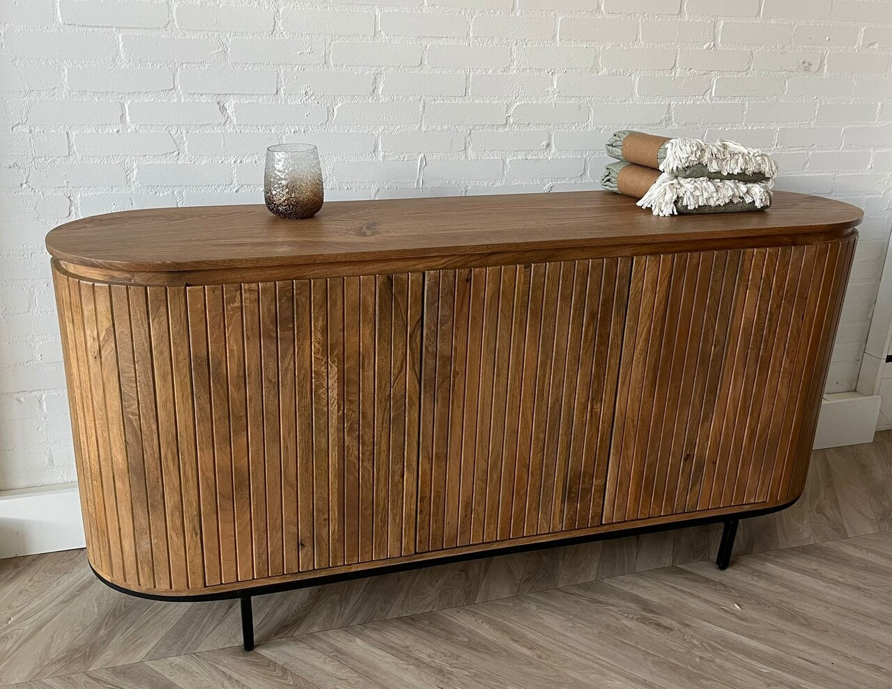 Dressoir Pedrera 150 en 180 cm mangohout Dressoir Pedrera 150 en 180 cm mangohout