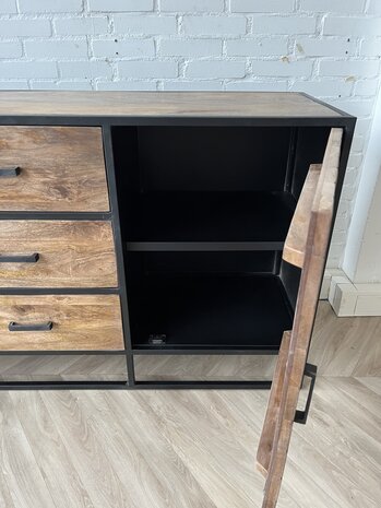 Dressoir  mangohout visgraat frame zwart metaal