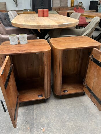 Nachtkastje Finn - set van 2 - mangohout Nachtkastje Finn - set van 2 - mangohout