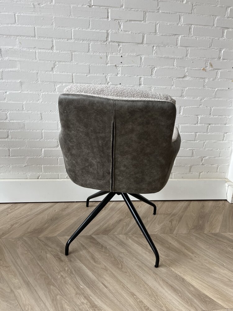 Le Chair Eetkamerstoel Senn - 2 kleuren - draaibaar Le Chair Eetkamerstoel Senn - 2 kleuren - draaibaar