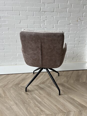 Le Chair Eetkamerstoel Senn - 2 kleuren - draaibaar Le Chair Eetkamerstoel Senn - 2 kleuren - draaibaar