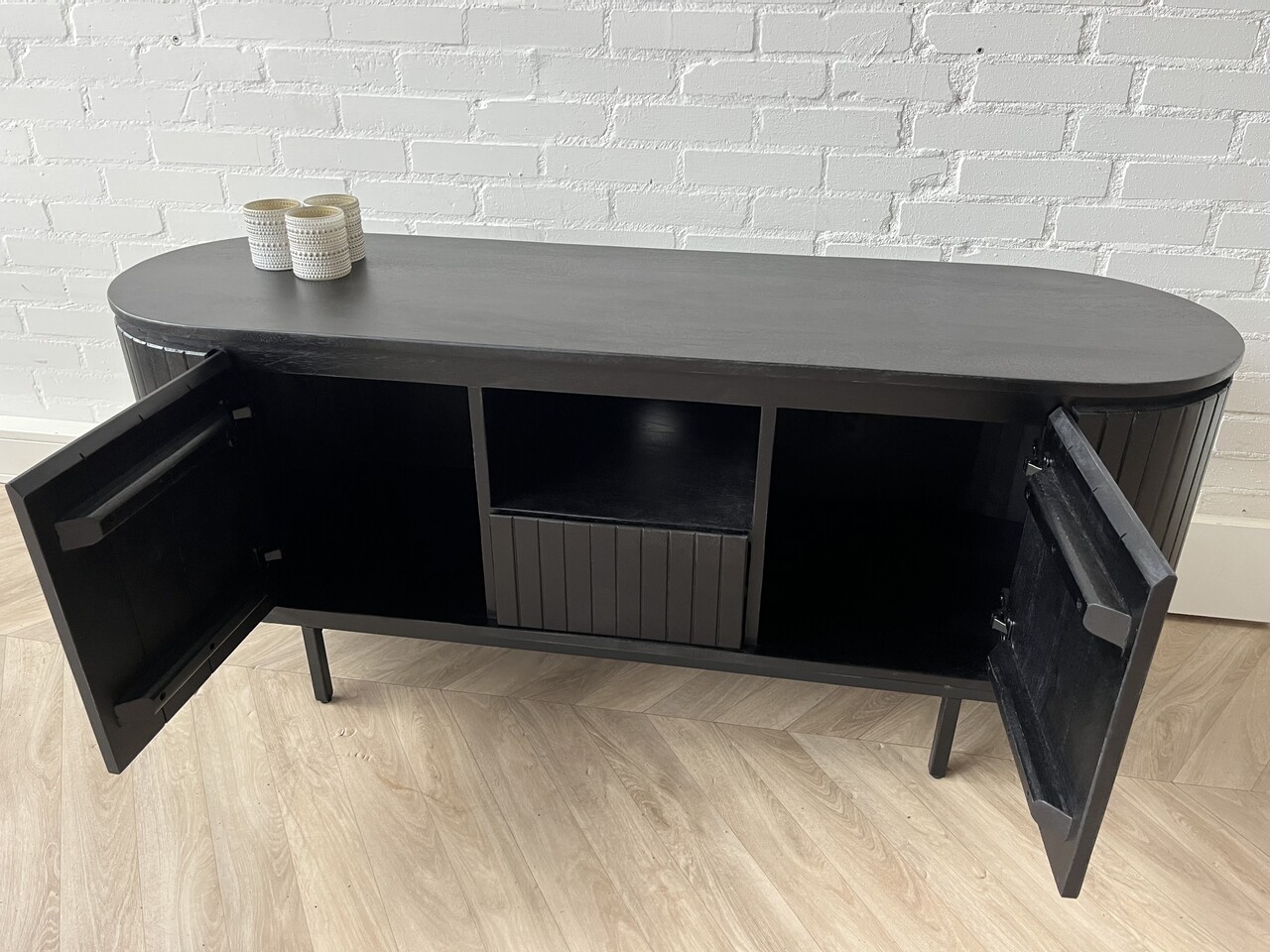 TV meubel Pedrera 140 zwart manghout ribbel