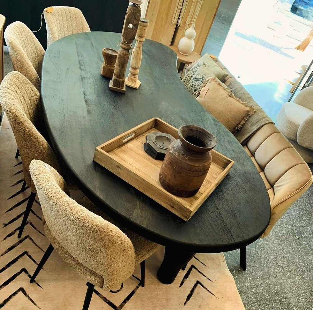 Eettafel zwart organisch 240cm