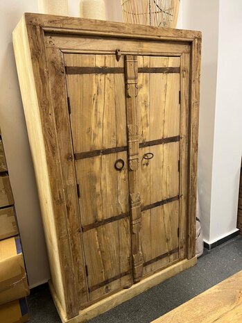 Kasten Ibiza oud hout Kasten Ibiza oud hout