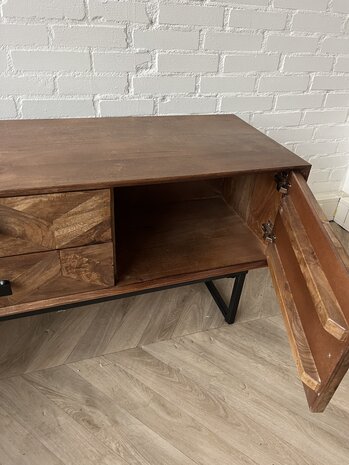 TV meubel Calpe 140 cm mangohout visgraat