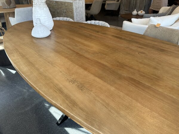 Eettafel Denia ovaal 260 t/m 300cm Eettafel Denia ovaal 260 t/m 300cm