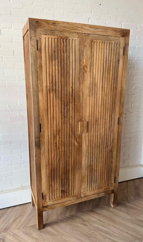 Dichte kast massief mangohout ribbel Dichte kast massief mangohout ribbel