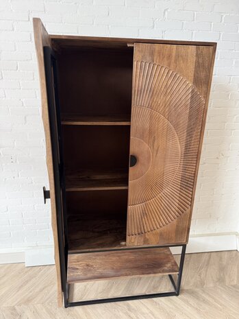 Kast Altea carved  mangohout bruin of zwart Kast Altea carved  mangohout bruin of zwart