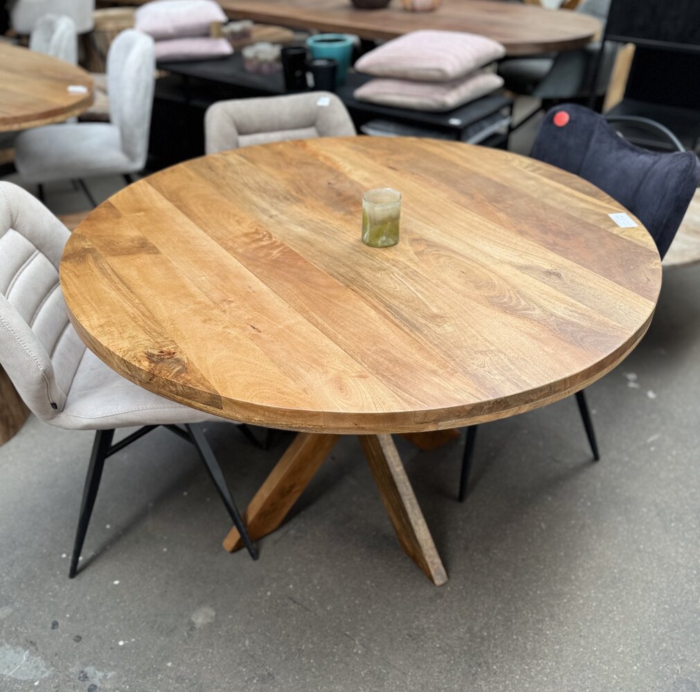 Ronde eettafel met houten spinpoot mangohout Ronde eettafel met houten spinpoot mangohout