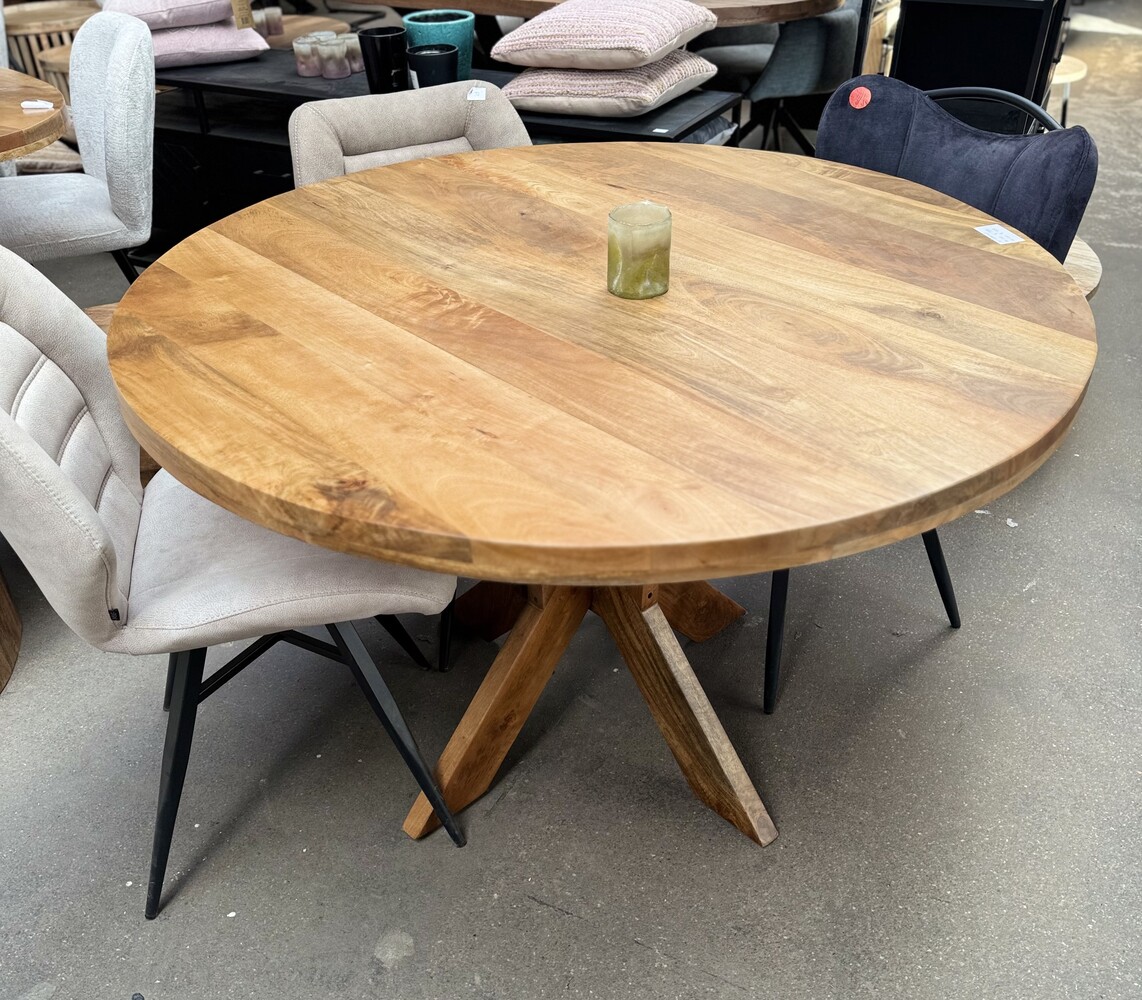 Ronde eettafel met houten spinpoot mangohout Ronde eettafel met houten spinpoot mangohout