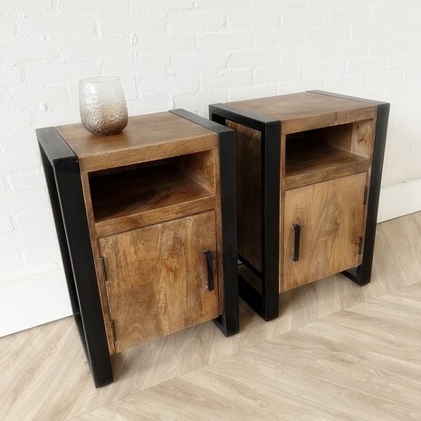 Nachtkastjes set van 2 - moreno mangohout - deur L+R Nachtkastjes set van 2 - moreno mangohout - deur L+R