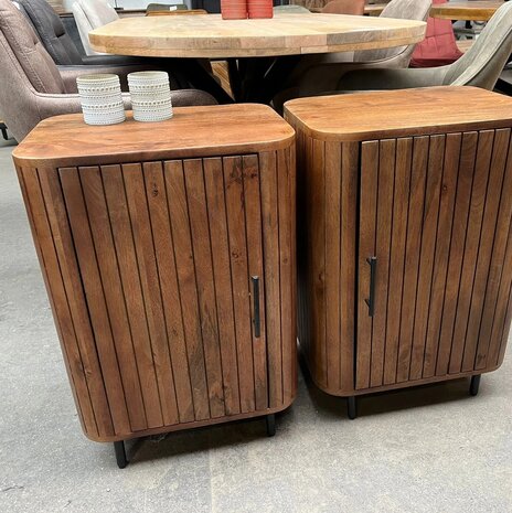 Nachtkastje Finn - set van 2 - mangohout Nachtkastje Finn - set van 2 - mangohout