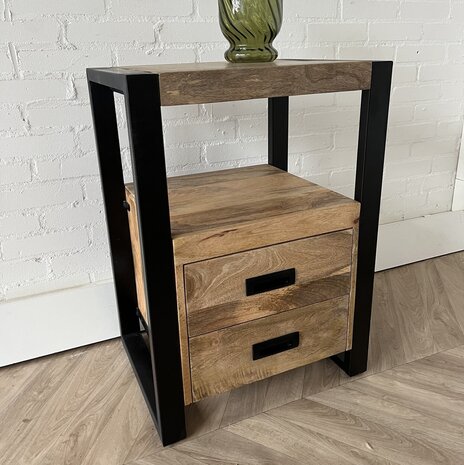 Nachtkastje Britt - Leverbaar medio november Nachtkastje Britt - Leverbaar medio november