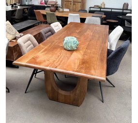 Eettafel Aseri Nieuw 240 cm mangohout Eettafel Aseri Nieuw 240 cm mangohout